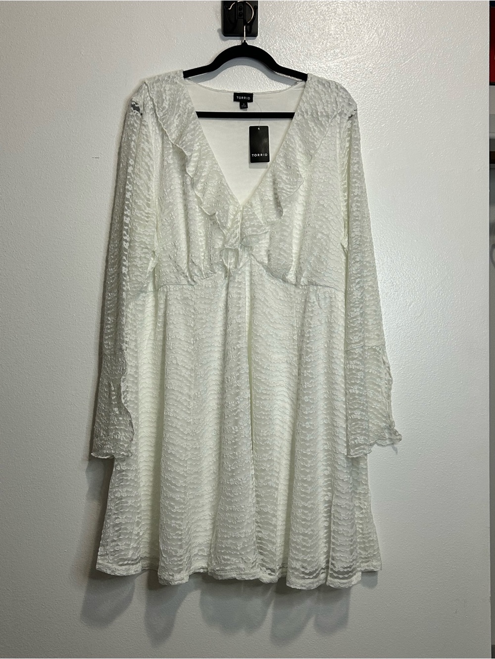 NWT Torrid Blanc White Lace Mini Bell Sleeve Ruffle Neck Dress Plus Size 3X 3